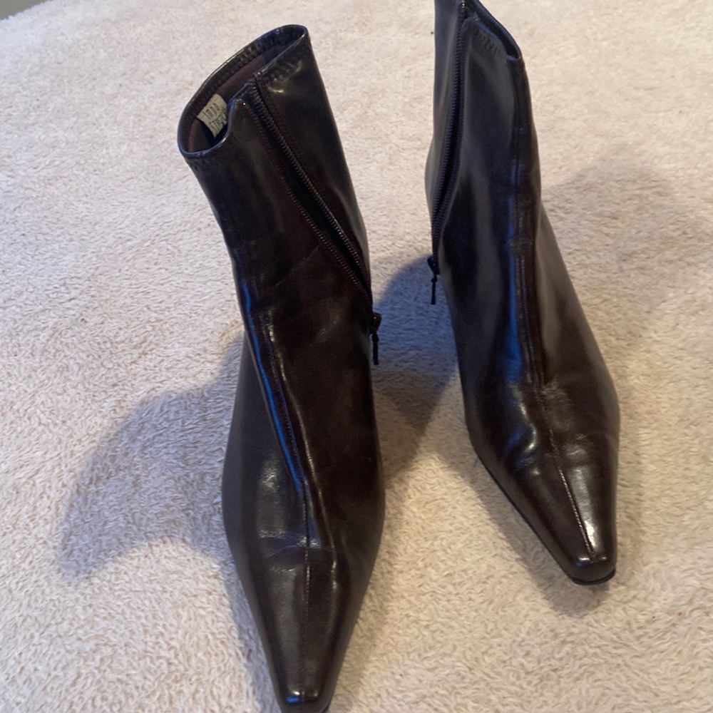 Brown  stretch ankle boots little heel
